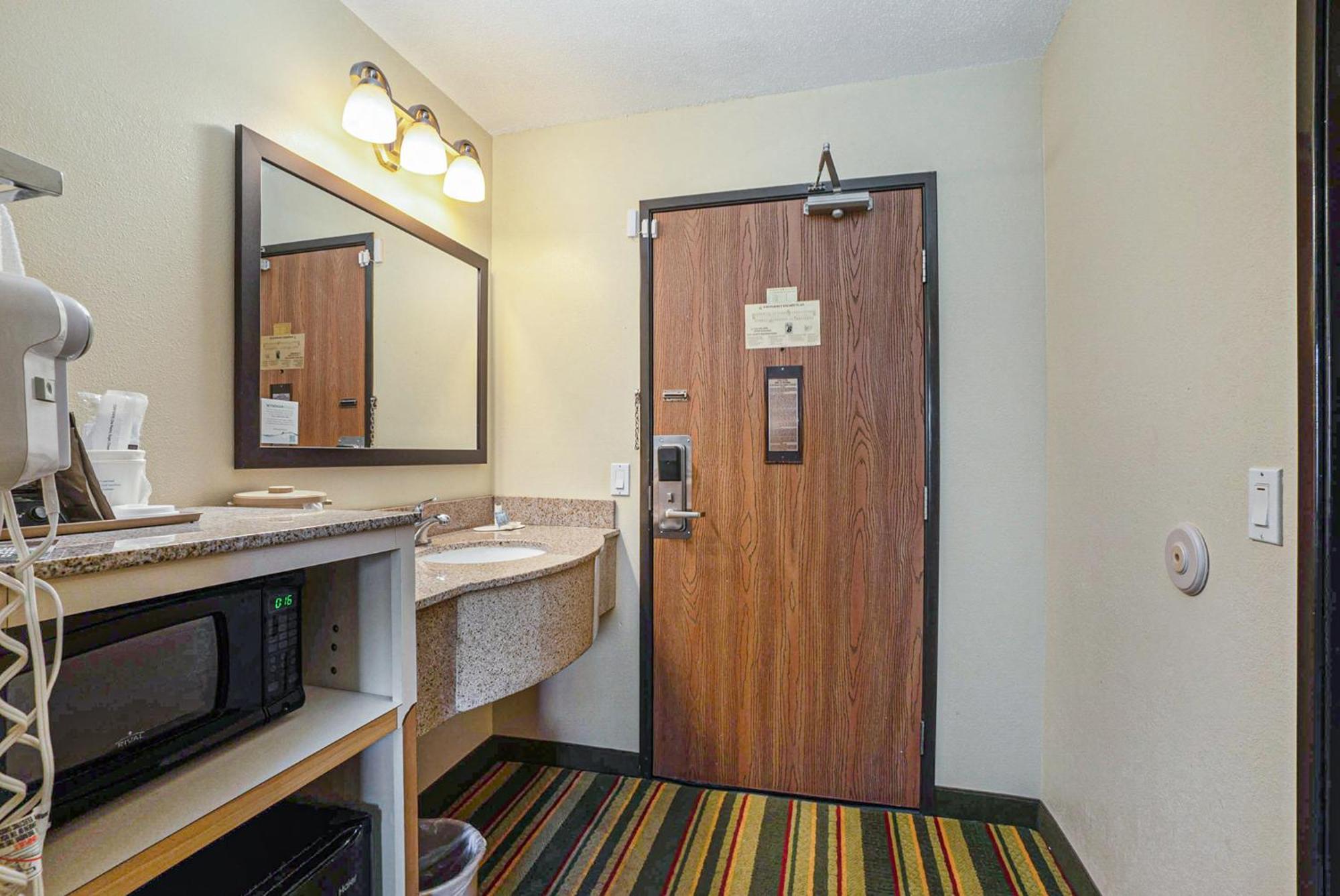 Hotel Super 8 By Wyndham Mt. Pleasant Mount Pleasant Exteriér fotografie