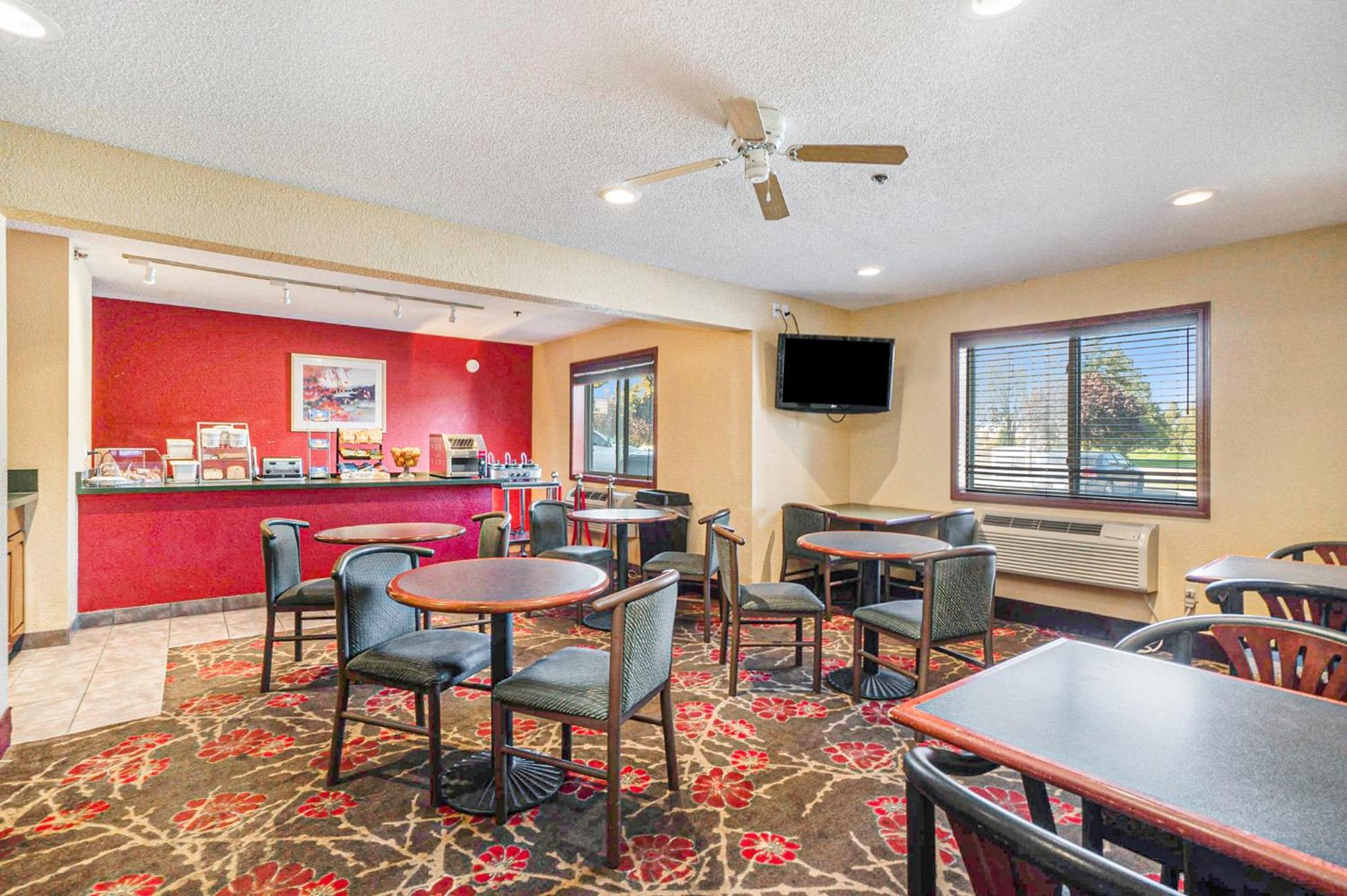 Hotel Super 8 By Wyndham Mt. Pleasant Mount Pleasant Exteriér fotografie
