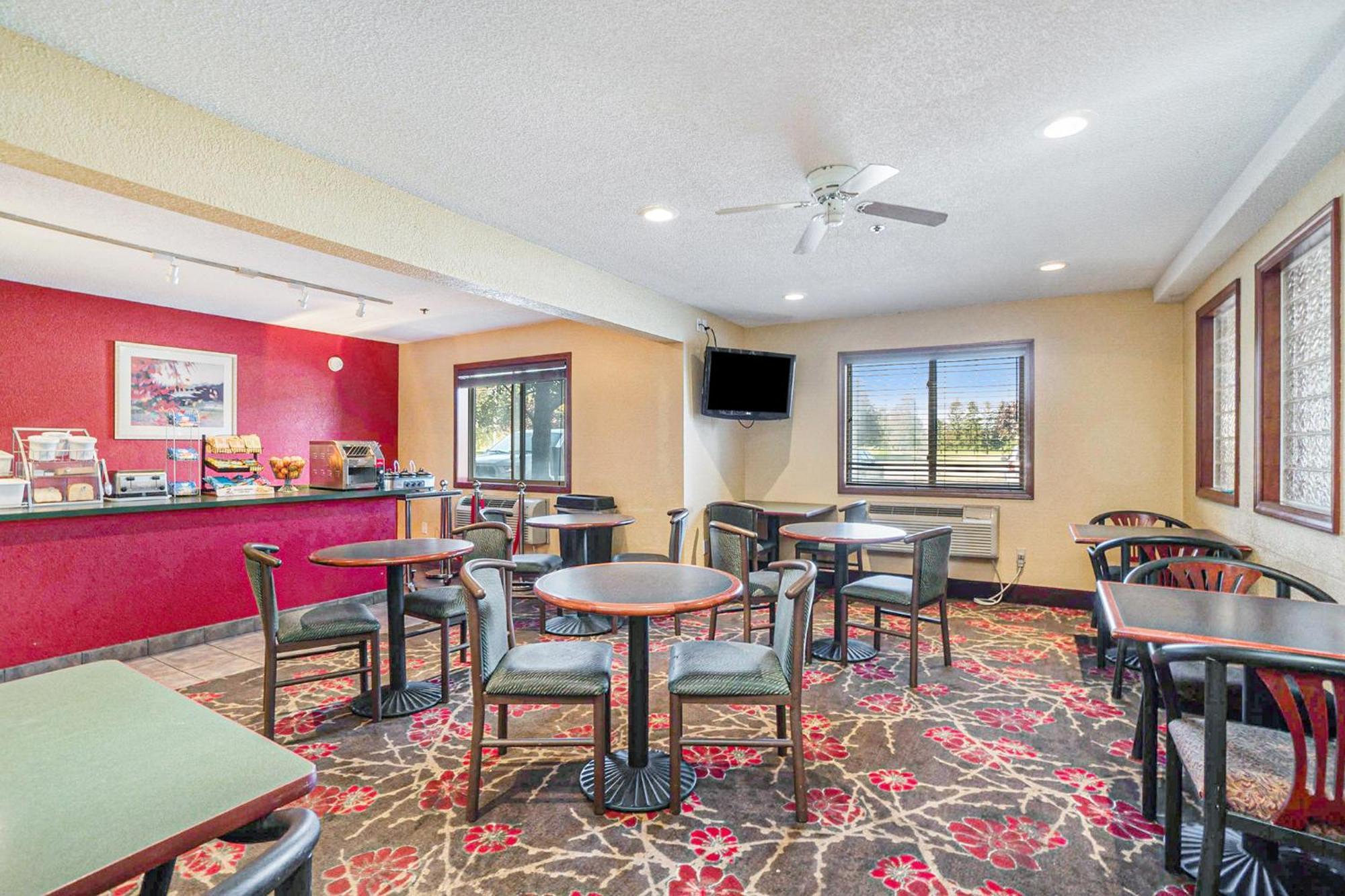 Hotel Super 8 By Wyndham Mt. Pleasant Mount Pleasant Exteriér fotografie